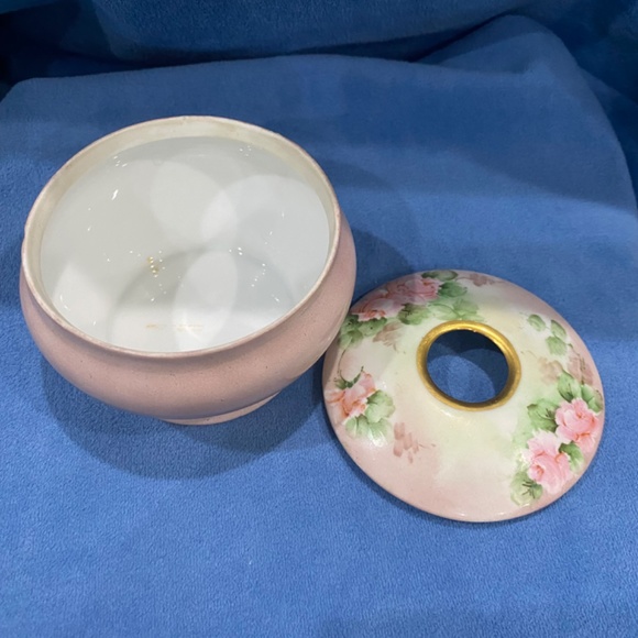 Vintage, ceramic hand painted, 3 piece vanity set. - Picture 6 of 15